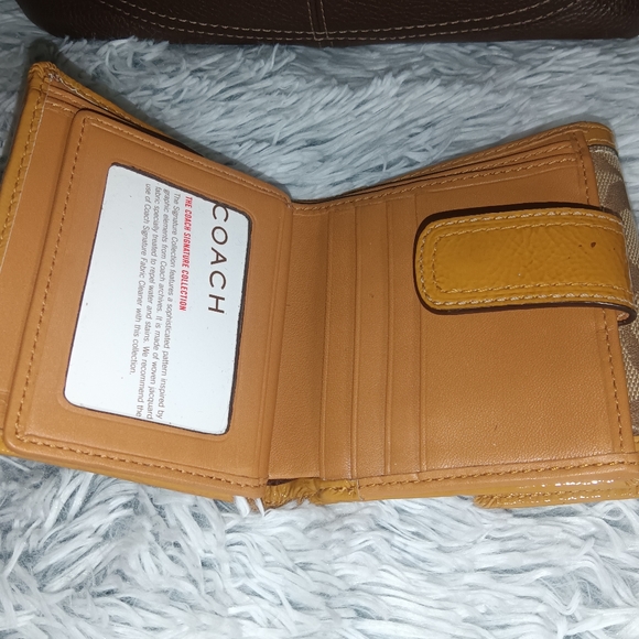 Coach purse and wallet - Picture 13 of 13